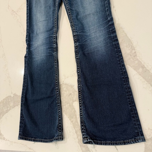 Silver Suki Mid Boot Denim Jeans Women’s W26xL31 Dark Blue Embroidered Pockets - Picture 2 of 12